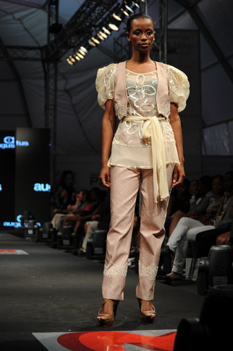 Vestido por Augustus