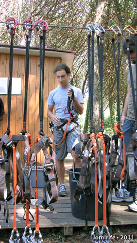 Parque Aventura: Vestir o equipamento