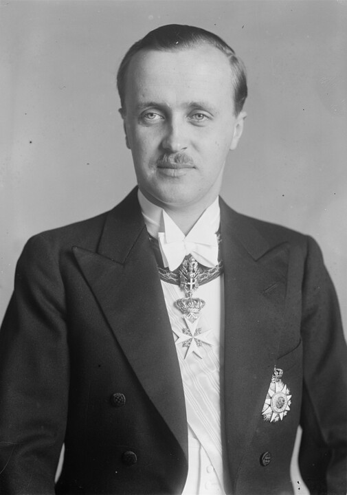 Duarte,_Duque_de_Braganza_1907-1976.jpg