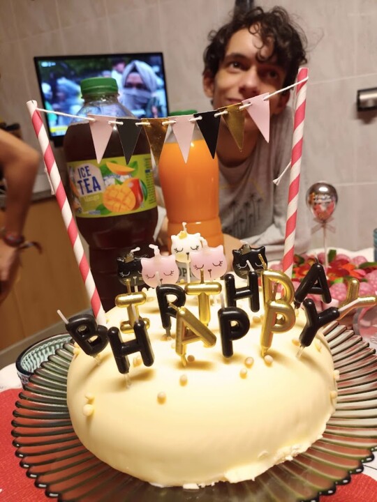 Não me canso disto ANIVERSÁRIO 2.jpg