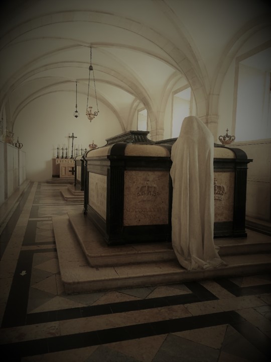 a dor chorando sobre os tumulos.jpg