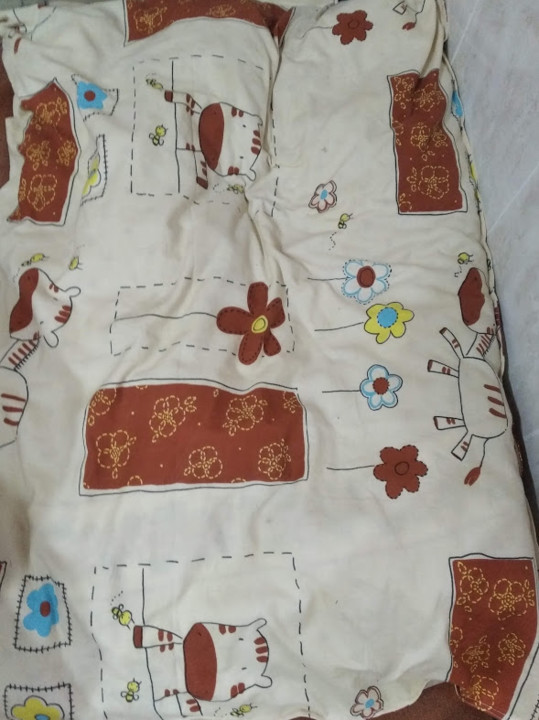 estórias_da_horta_almofada_cão.jpg