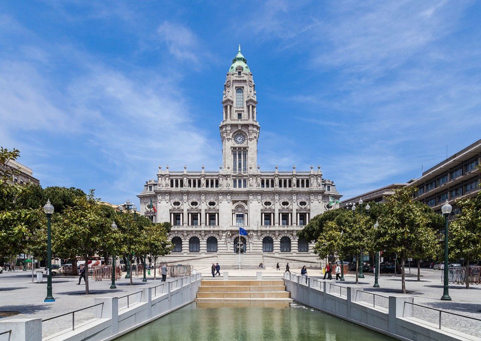 Ayuntamiento_de_Oporto,_Portugal,_2012-05-09,_DD_0
