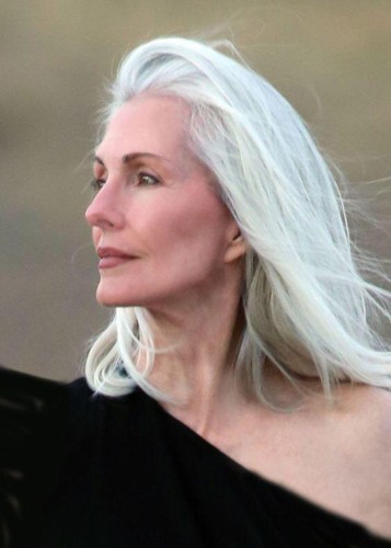 Avec Elegance - Martha Medeiros.jpg