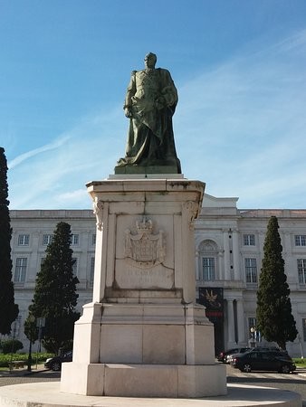 monumento-rei-dcarlos.jpg