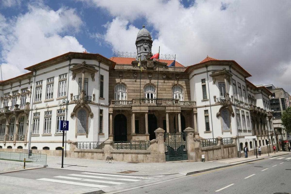 camara-municipal-de-gaia-1.jpg