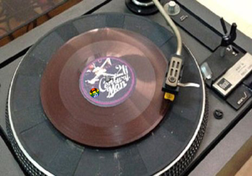 HD Disco de chocolote toca música de verdade.jpg