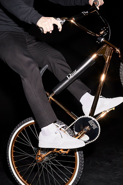 dior-homme-bogarde-gold-bmx-bike-02.jpg