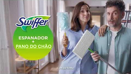 Taylor Swiffer; espanador mais pano do chão (Swiffer Portugal: Confissões de Limpeza da Maria e do João, in Youtube, 2021