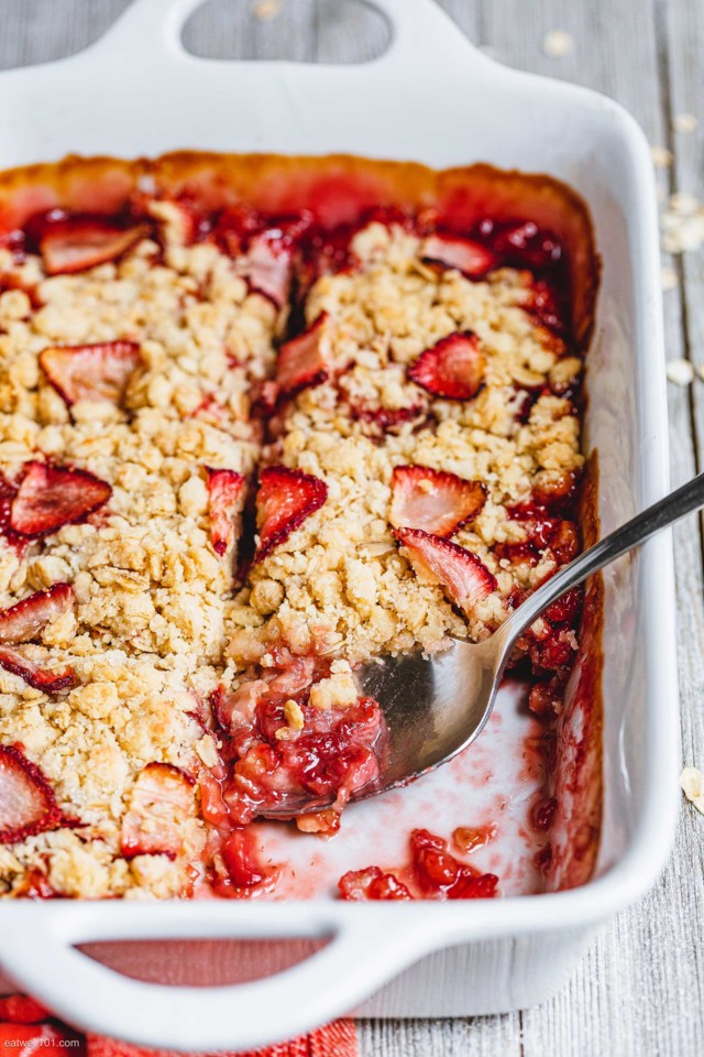 Strawberry-Crumble-Recipe.jpeg