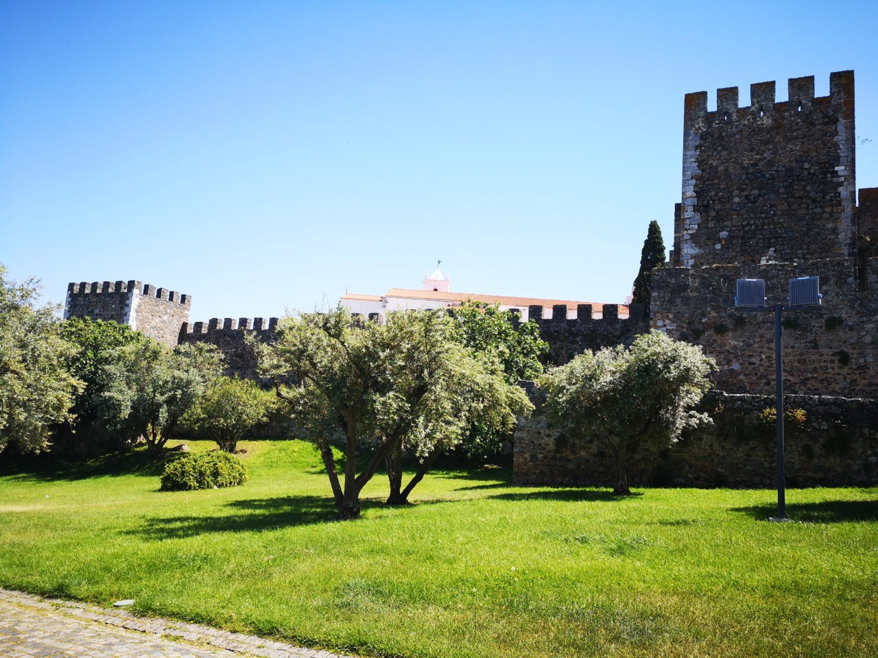 Muralha de Beja tapada (3).jpg