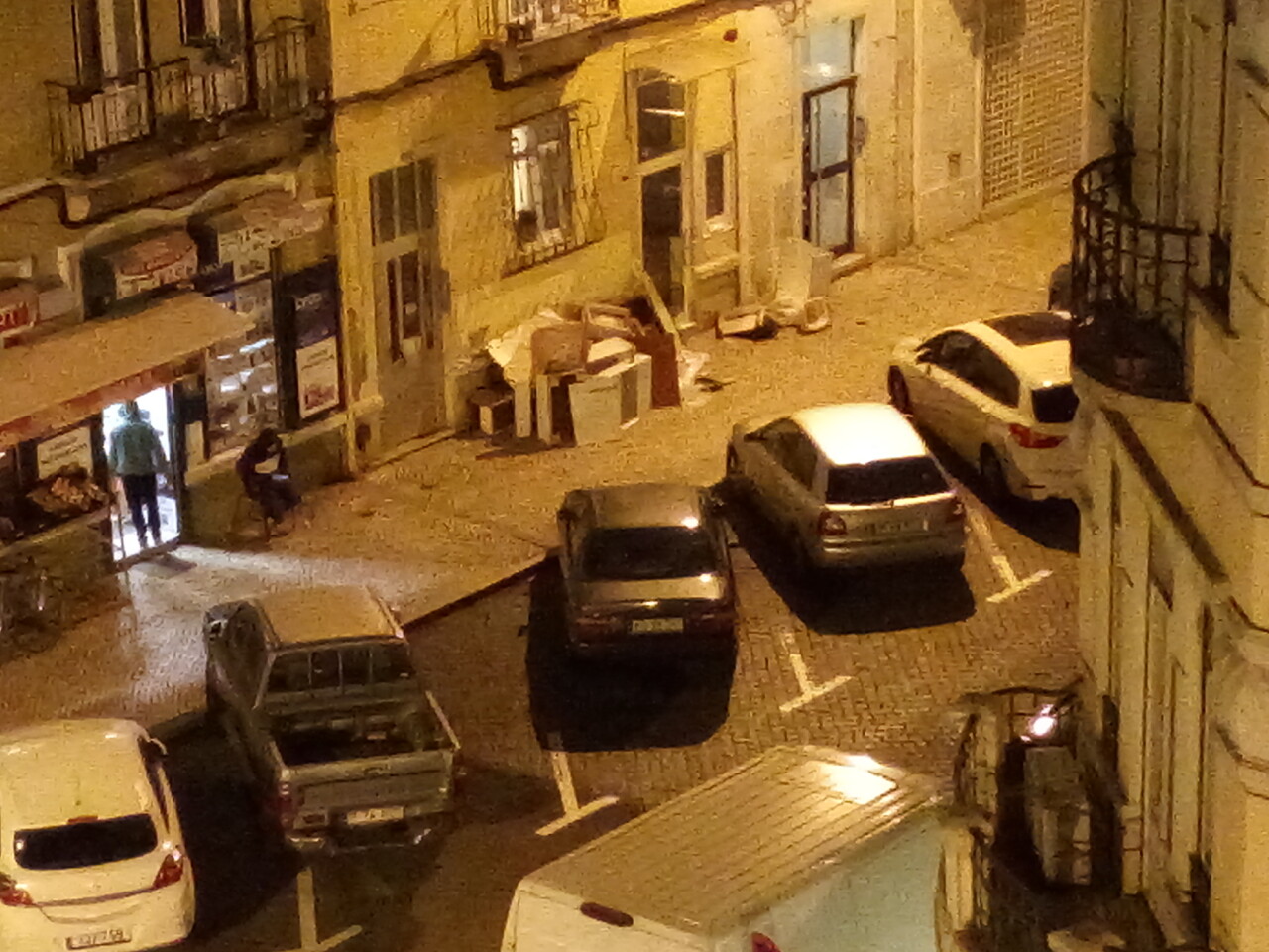 Entulho em 6 de Dezembro de 2025 às 21h03, S. Jorge de Arroios — © MMXXV