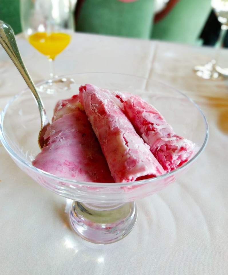 Gelado de Rolinho Tailandês do Four Seasons Hotel Ritz Lisboa Gelado de Rolinho Tailandês do Four Seasons Hotel Ritz Lisboa
