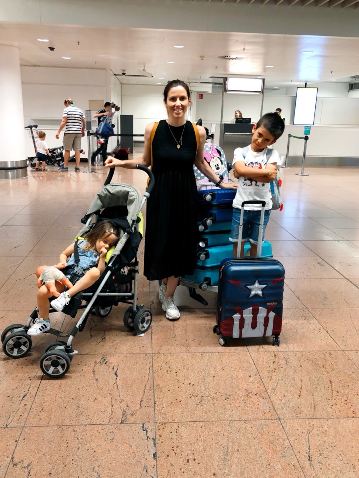 viajar de avião com crianças