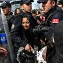 Detida na marcha Dia da Mulher, Istambul, Turquia 