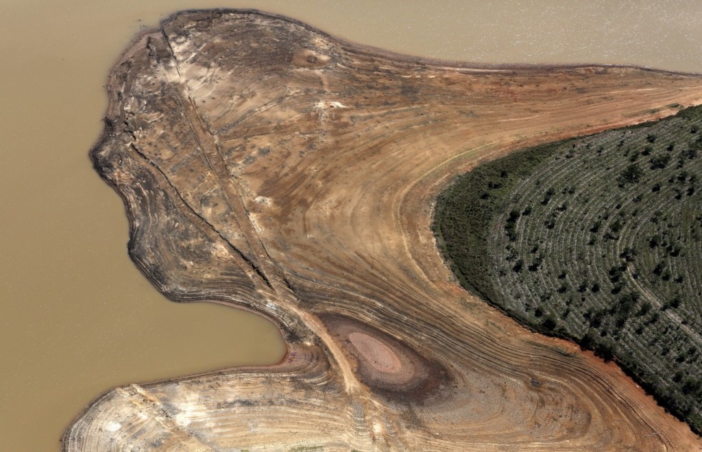 Vista aérea da barragem Atibainha, SP, Brasil