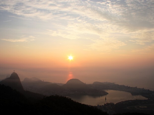 &Uacute;ltimo dia de 2012 amanhece com sol no Rio de Jan