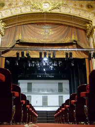 Teatro Garcia de Resende Palco 2011.JPG