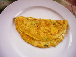 Omelete de queijo da Ilha e salsa.JPG